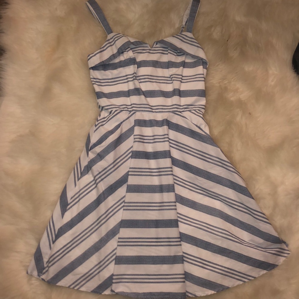 Super cute summer dress !